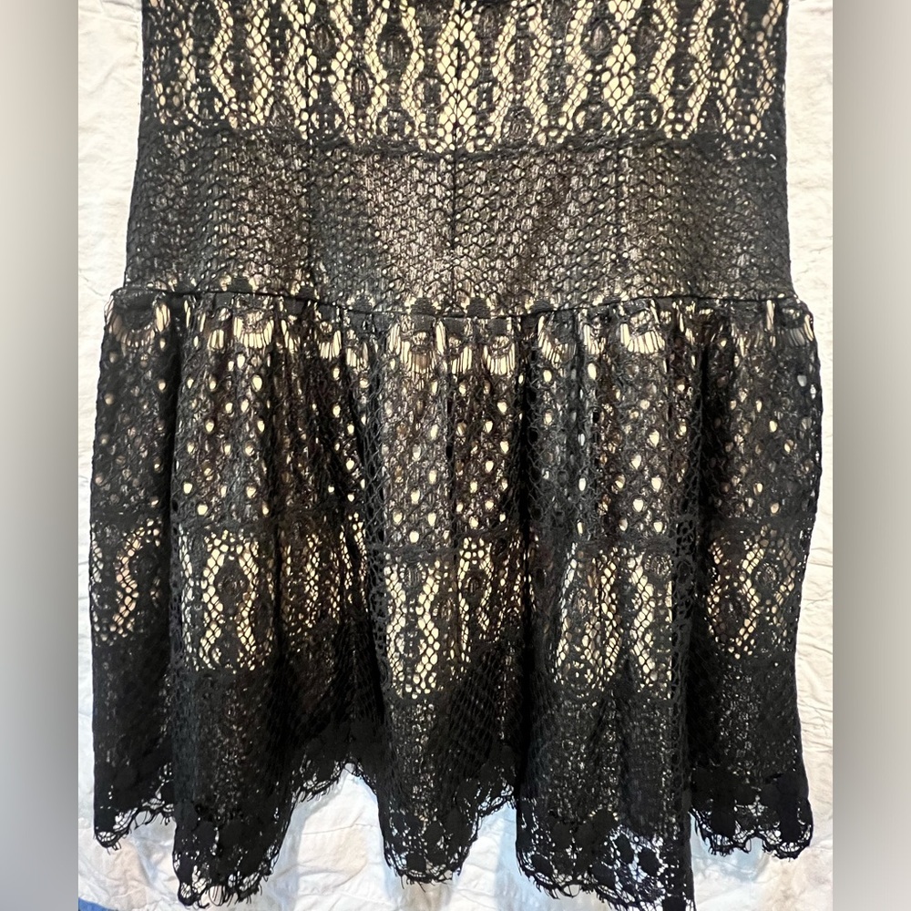 CeCe by Cynthia Steffe black lace dress 
size 4 - Picture 5 of 12
